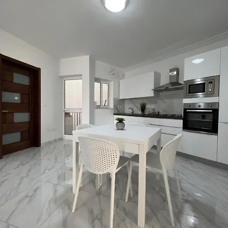 With Patio Overlooking Piazza * Gzira