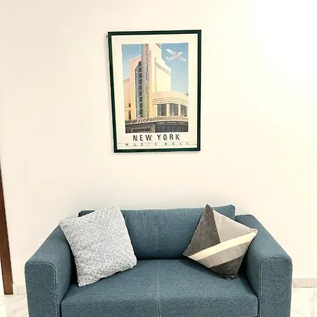 With Patio Overlooking Piazza Lejlighed *